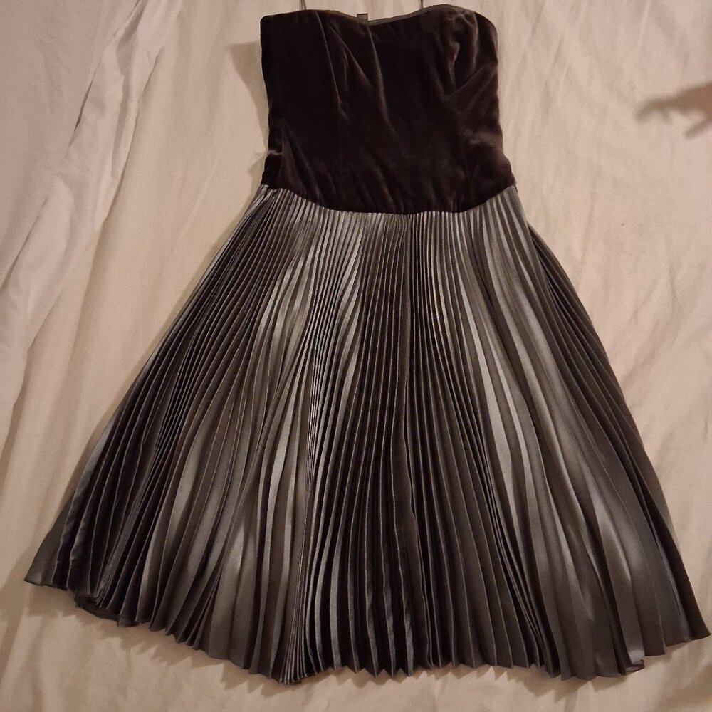 Ralph Lauren Size 0 Black Velvet Stapless dress with accordion pleated skirt